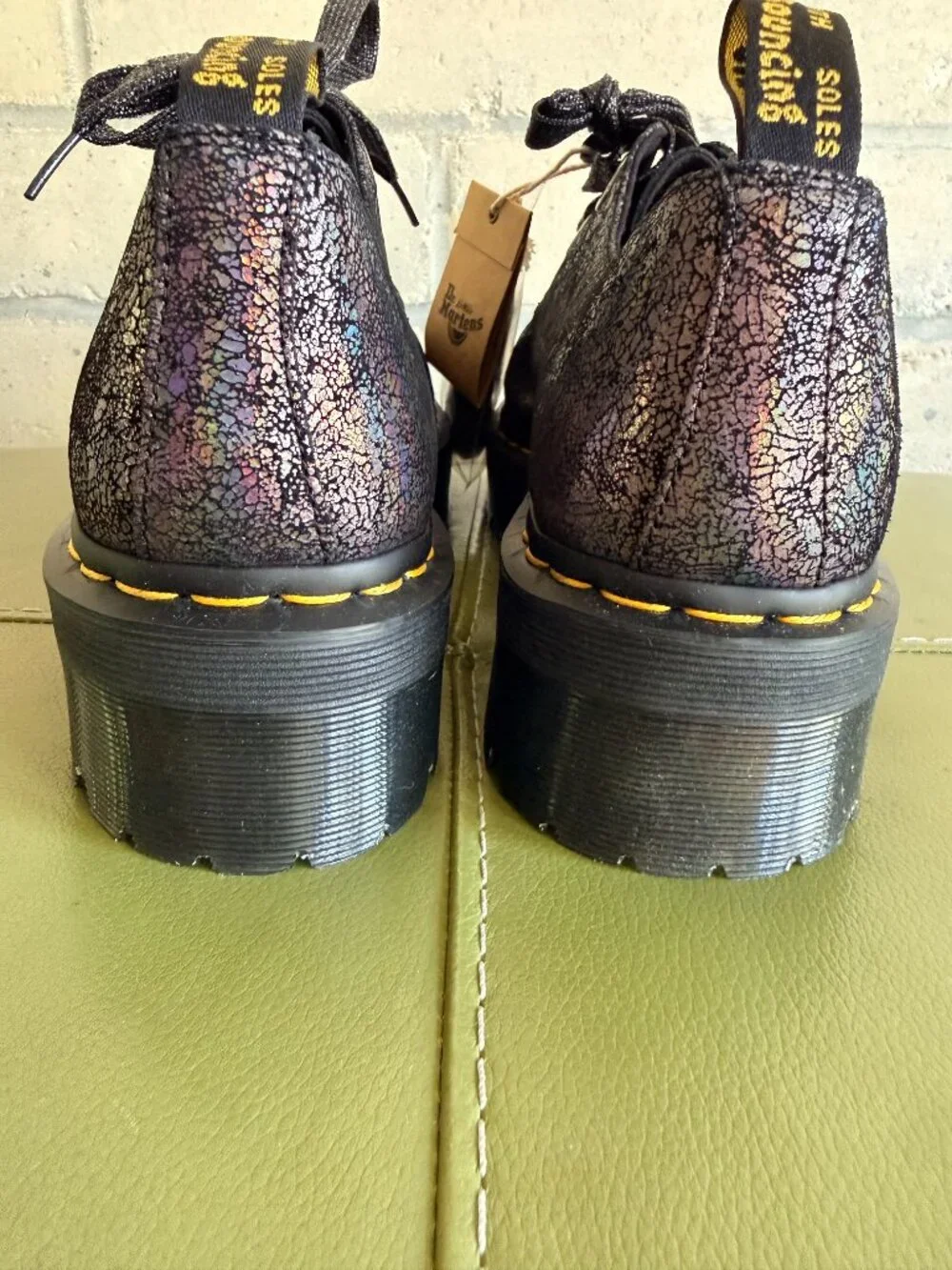Dr. Martens Holly silver crackle size US W 11 / UK 9 NWT